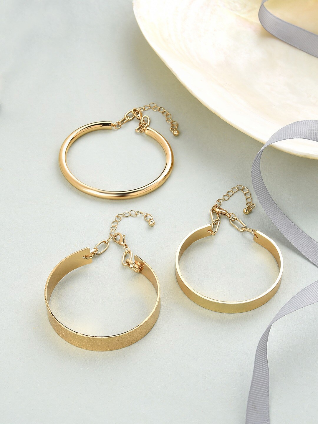 

AMI Women Set Of 3 Gold-Toned Gold-Plated Bangle-Style Bracelet