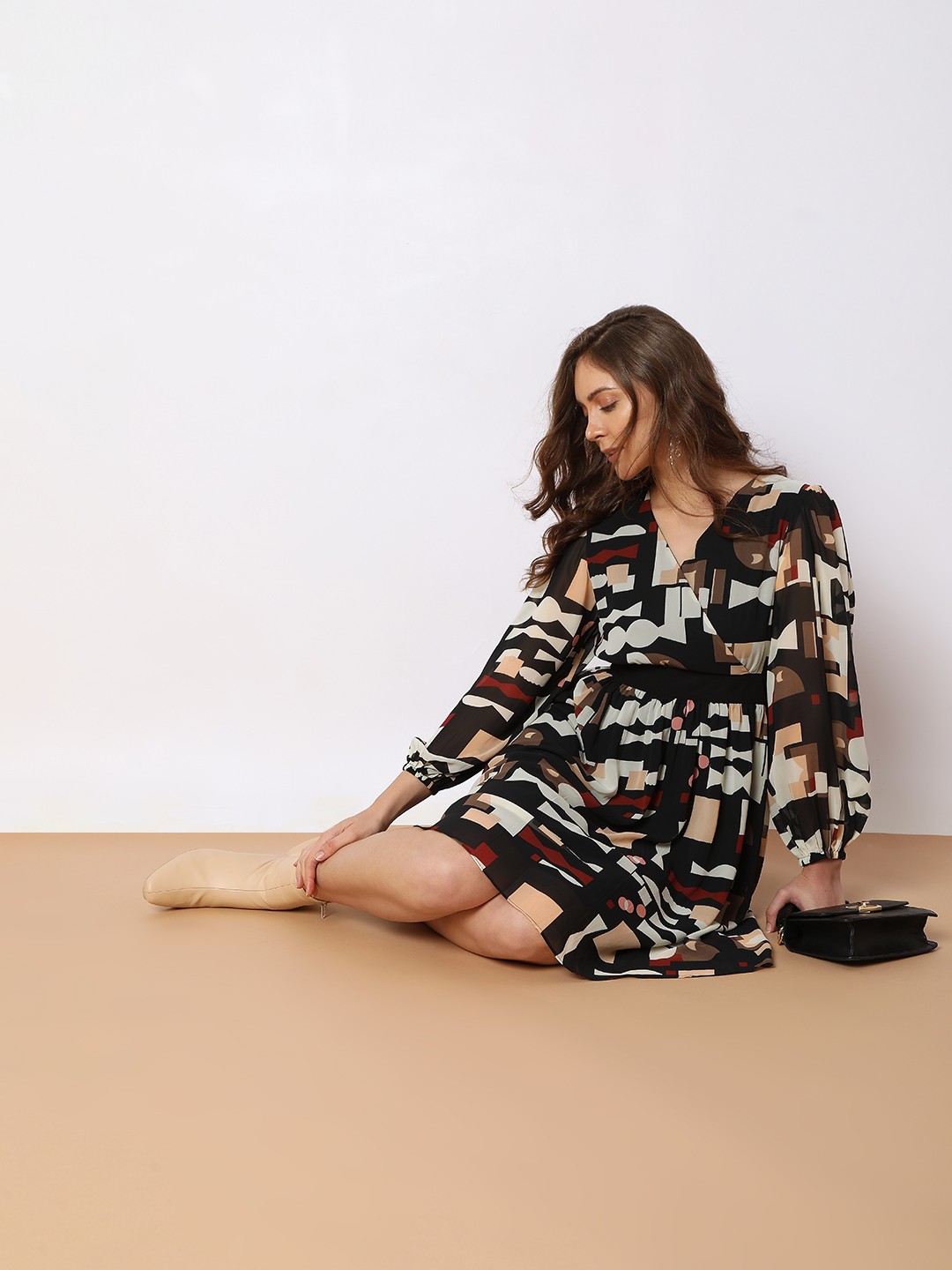 

Vero Moda Geometric Printed V-Neck A-Line Dress, Black