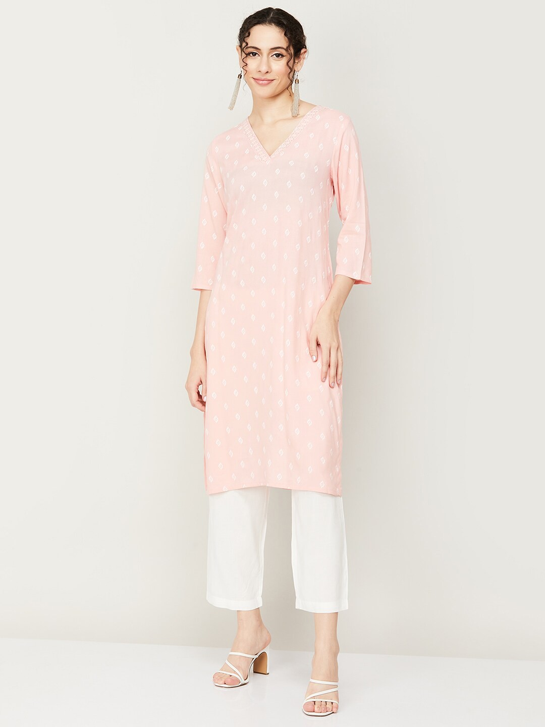 

Melange by Lifestyle Women Abstract Printed Kurta with Trousers, Pink