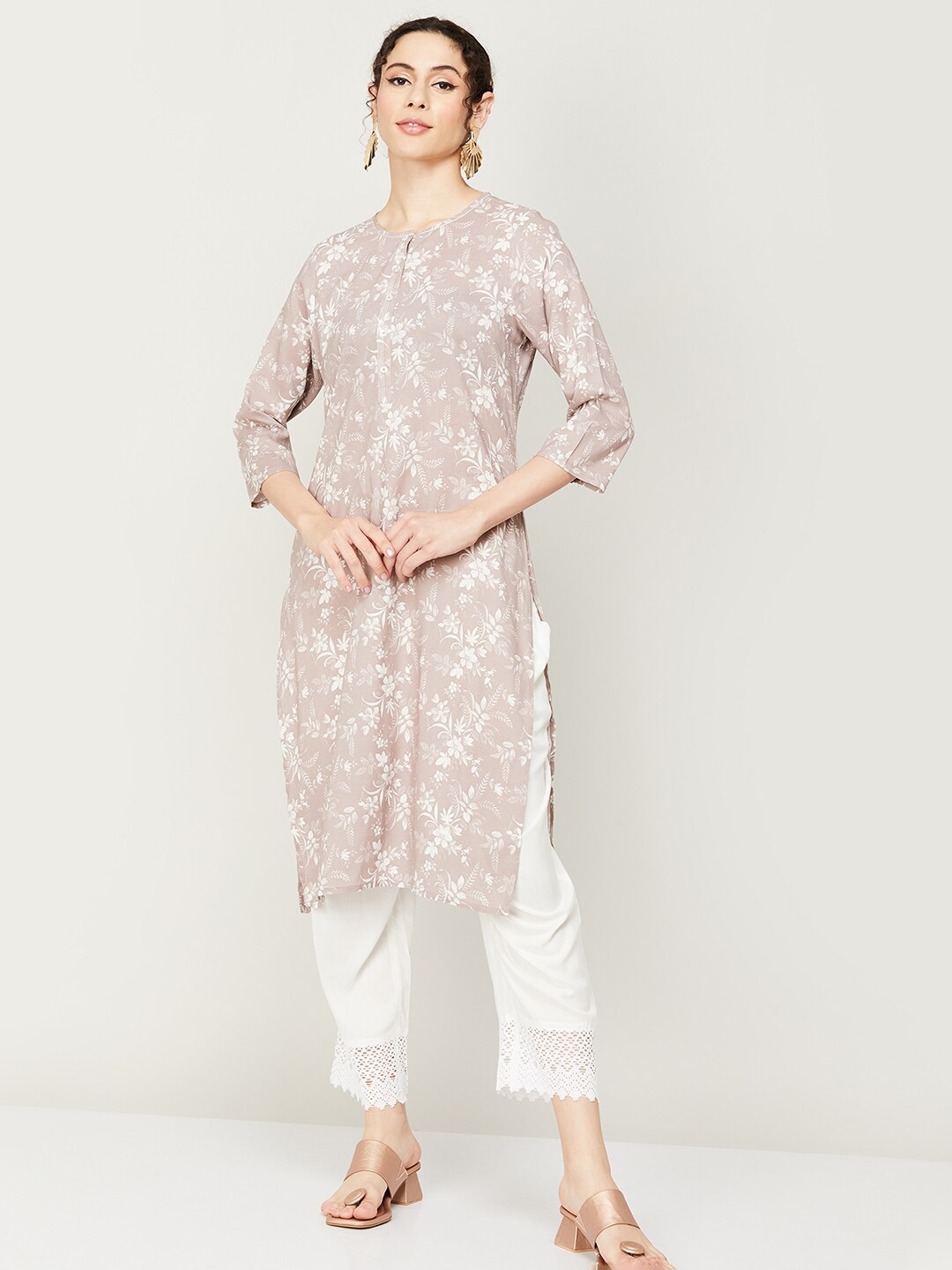 

Melange by Lifestyle Women Floral Printed Kurta With Trousers, Grey