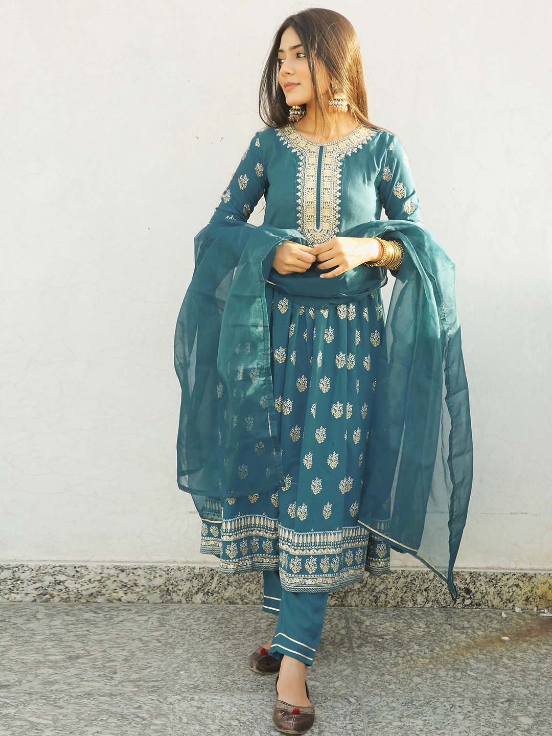 

SKYLEE Women Ethnic Motifs Printed Sequinned Kurta With Trousers & Dupatta, Teal