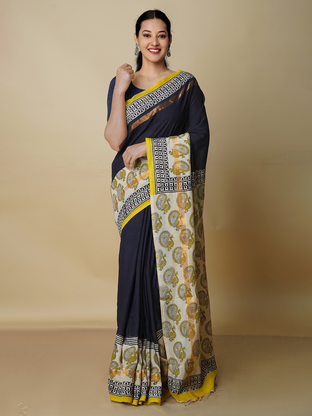 

Unnati Silks Ethnic Motifs Printed Handloom Chanderi Saree, Black