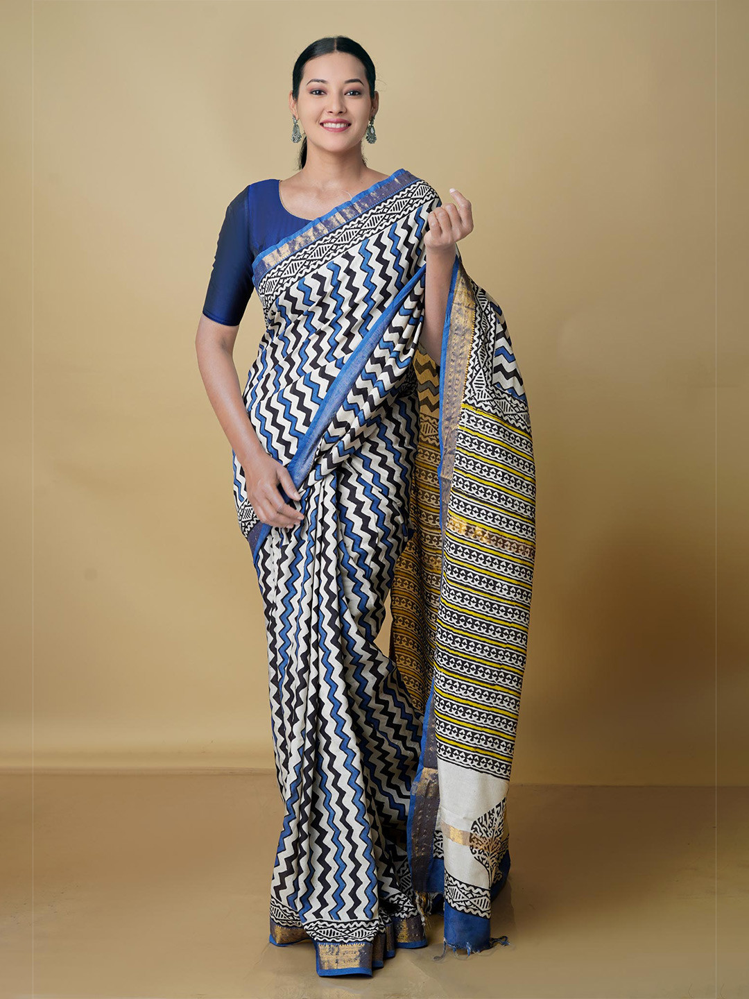 

Unnati Silks Geometric Printed Chanderi Handloom Saree, Beige