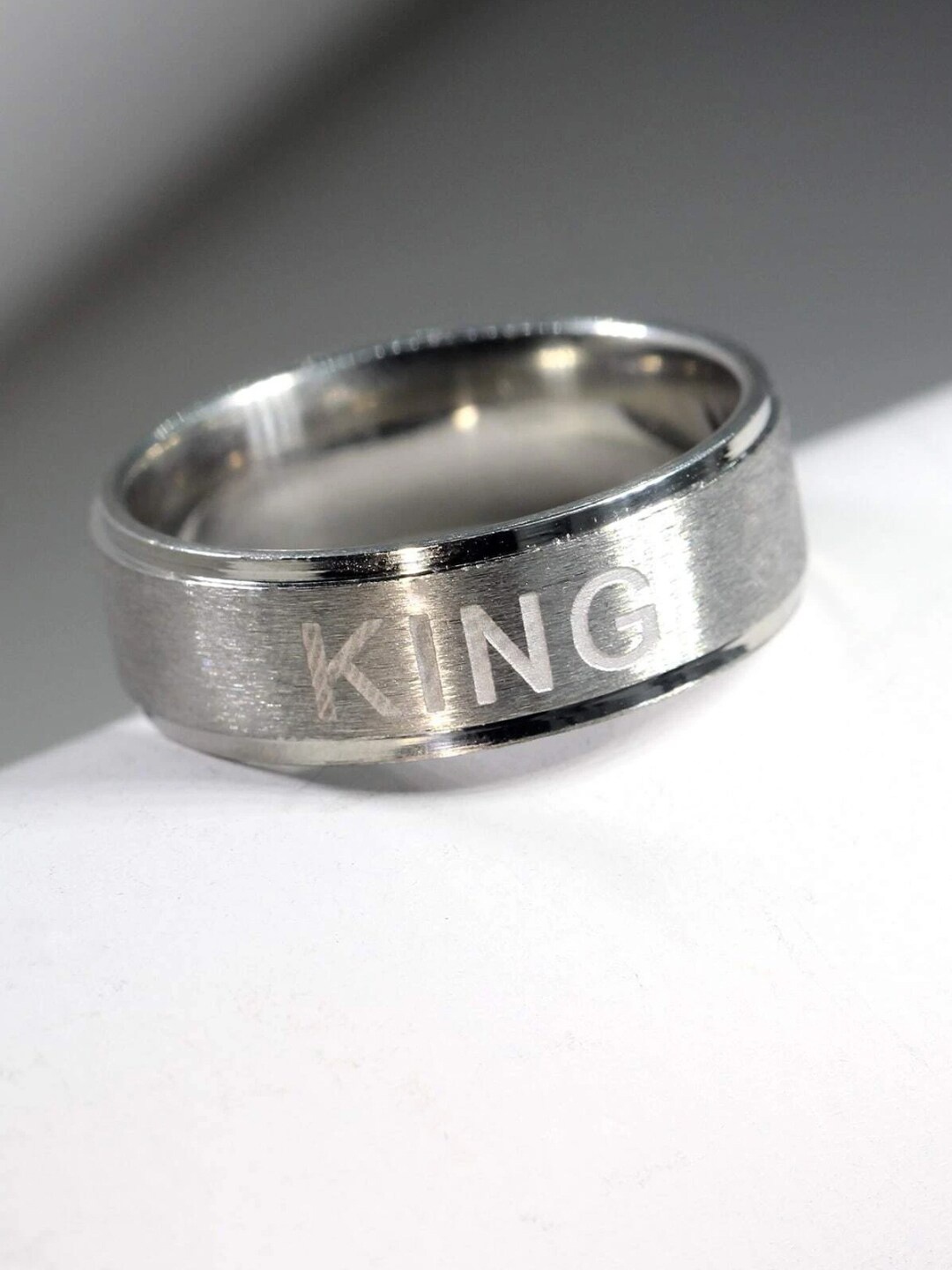 

OOMPH Men Stainless Steel Silver-Plated King Inscribed Band Ring