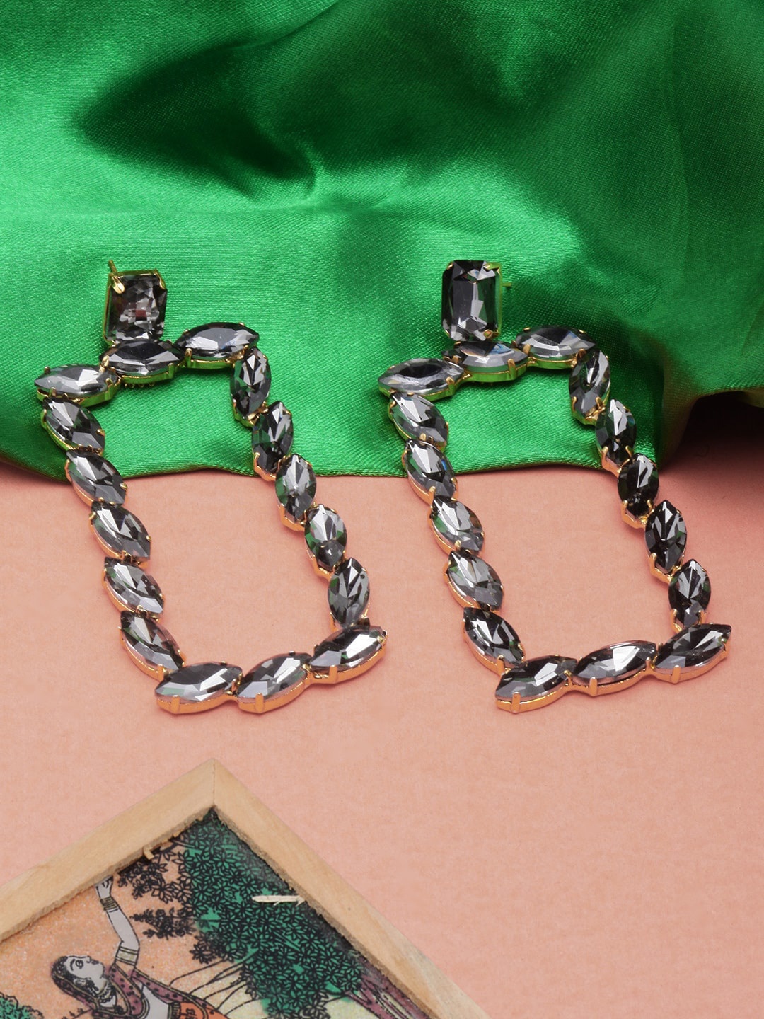 

DressBerry Gold-Plated Geometric Drop Earrings