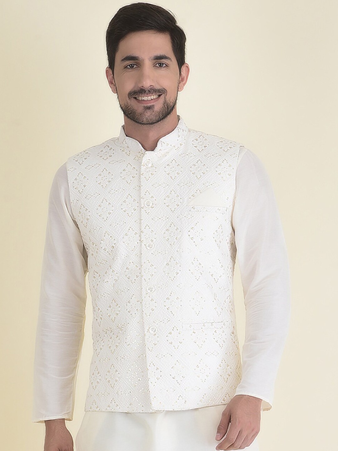 

HOUSE OF DEYANN Men Ethnic Motifs Kurta with Trousers & Embroidered Nehru jacket, Off white