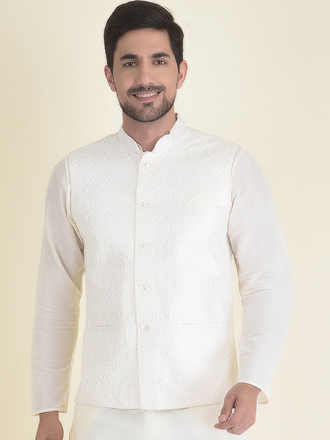 

HOUSE OF DEYANN Men Ethnic Motifs Embroidered Straight Kurta with Trousers & Nehru Jacket, Off white