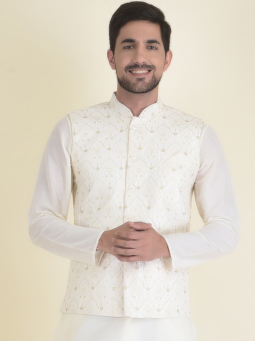 

HOUSE OF DEYANN Men Ethnic Motifs Kurta Set, Off white