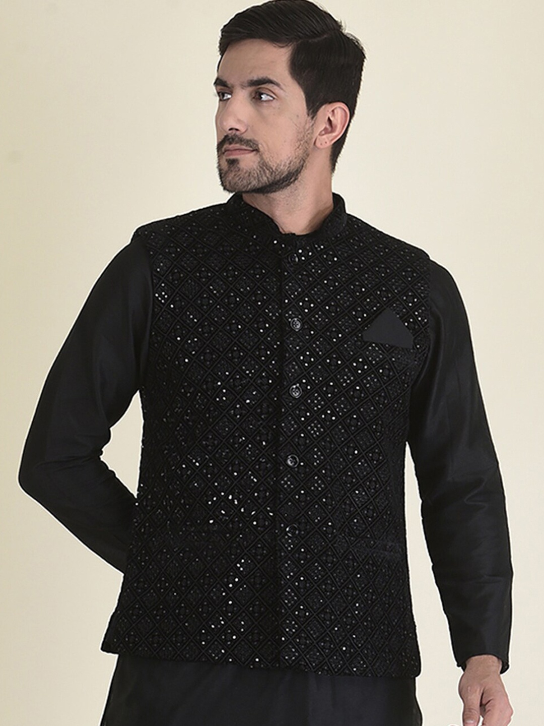 

HOUSE OF DEYANN Men Ethnic Motifs Embroidered Kurta with Trousers, Black