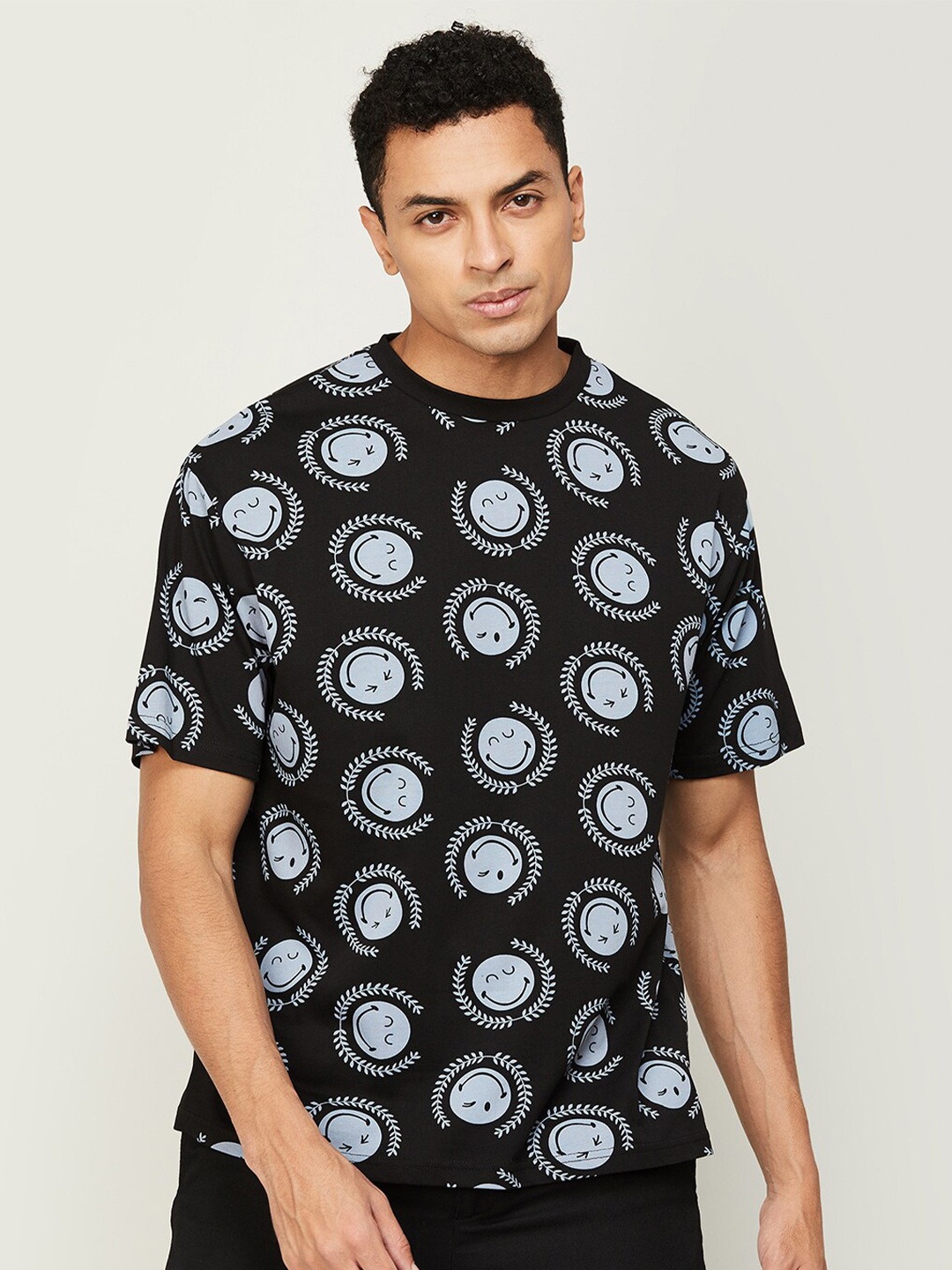 

SmileyWorld Men Printed Slim Fit Cotton T-shirt, Black