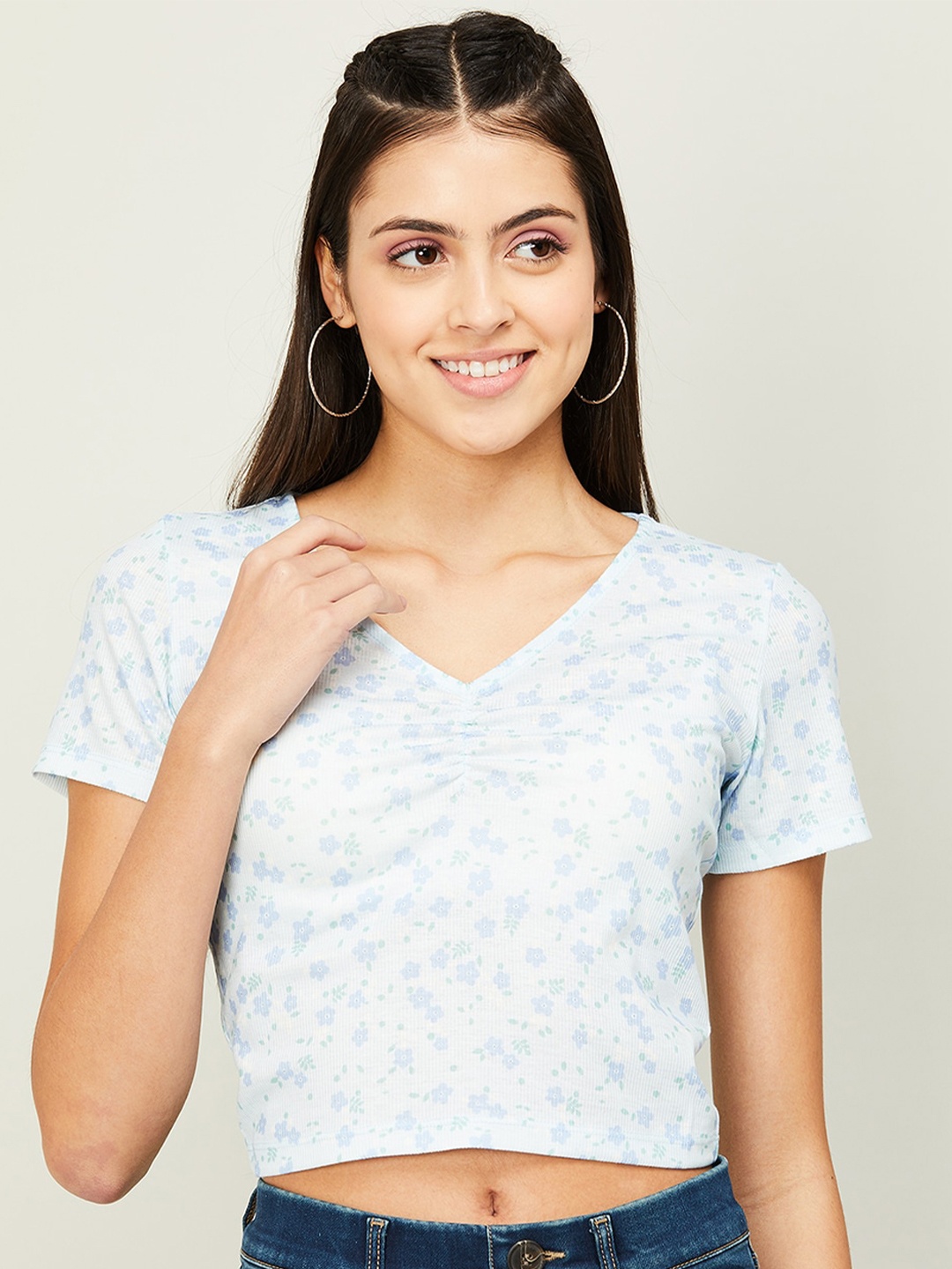 

Ginger by Lifestyle Women Floral Printed V-Neck Crop T-shirt, Blue