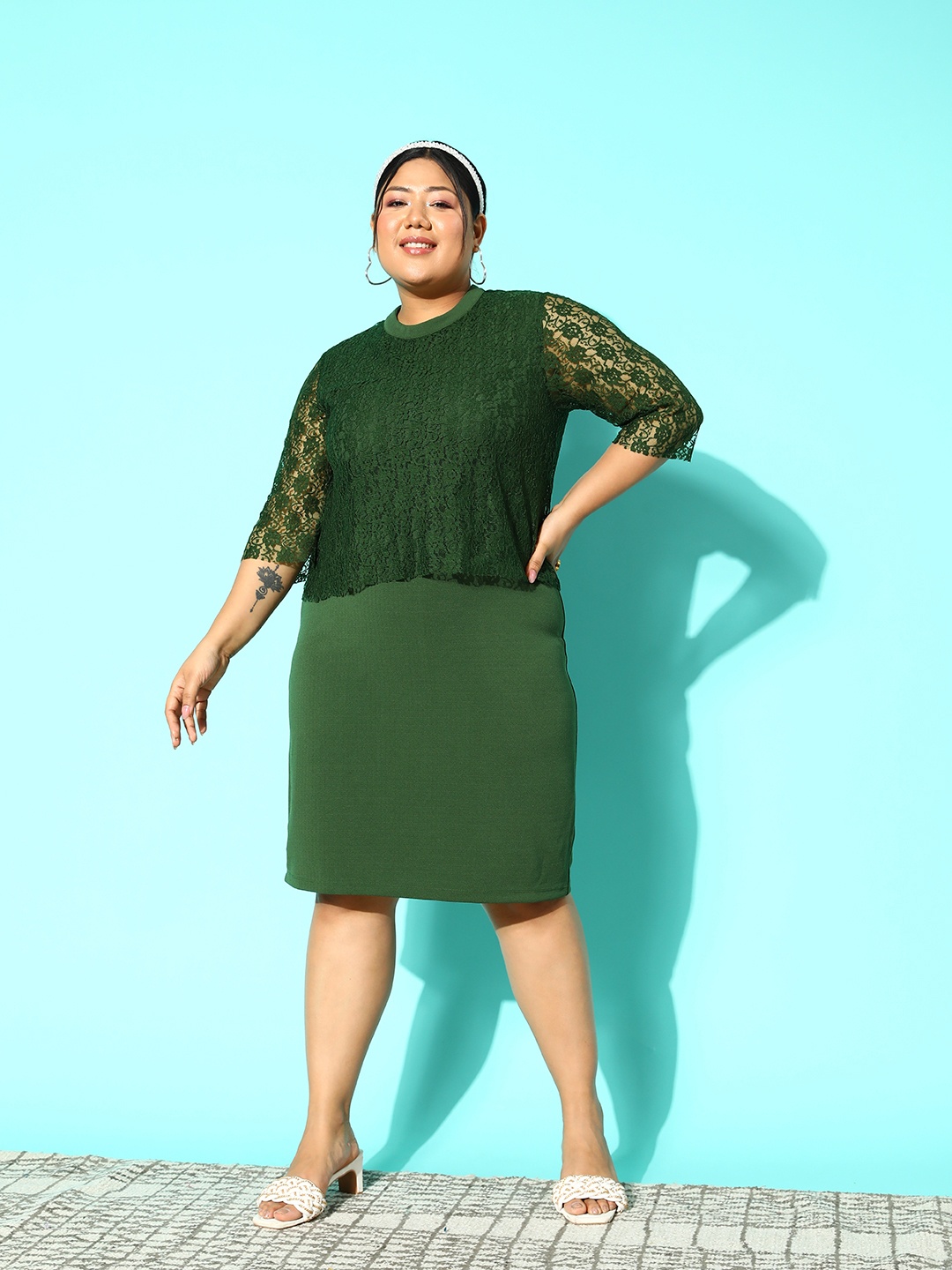 

CURVE BY KASSUALLY Plus Size Green Bodycon Dress With Lace Inserts Detail
