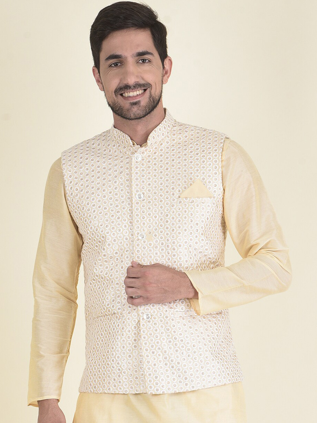 

HOUSE OF DEYANN Men Embroidered Nehru Jacket, Cream