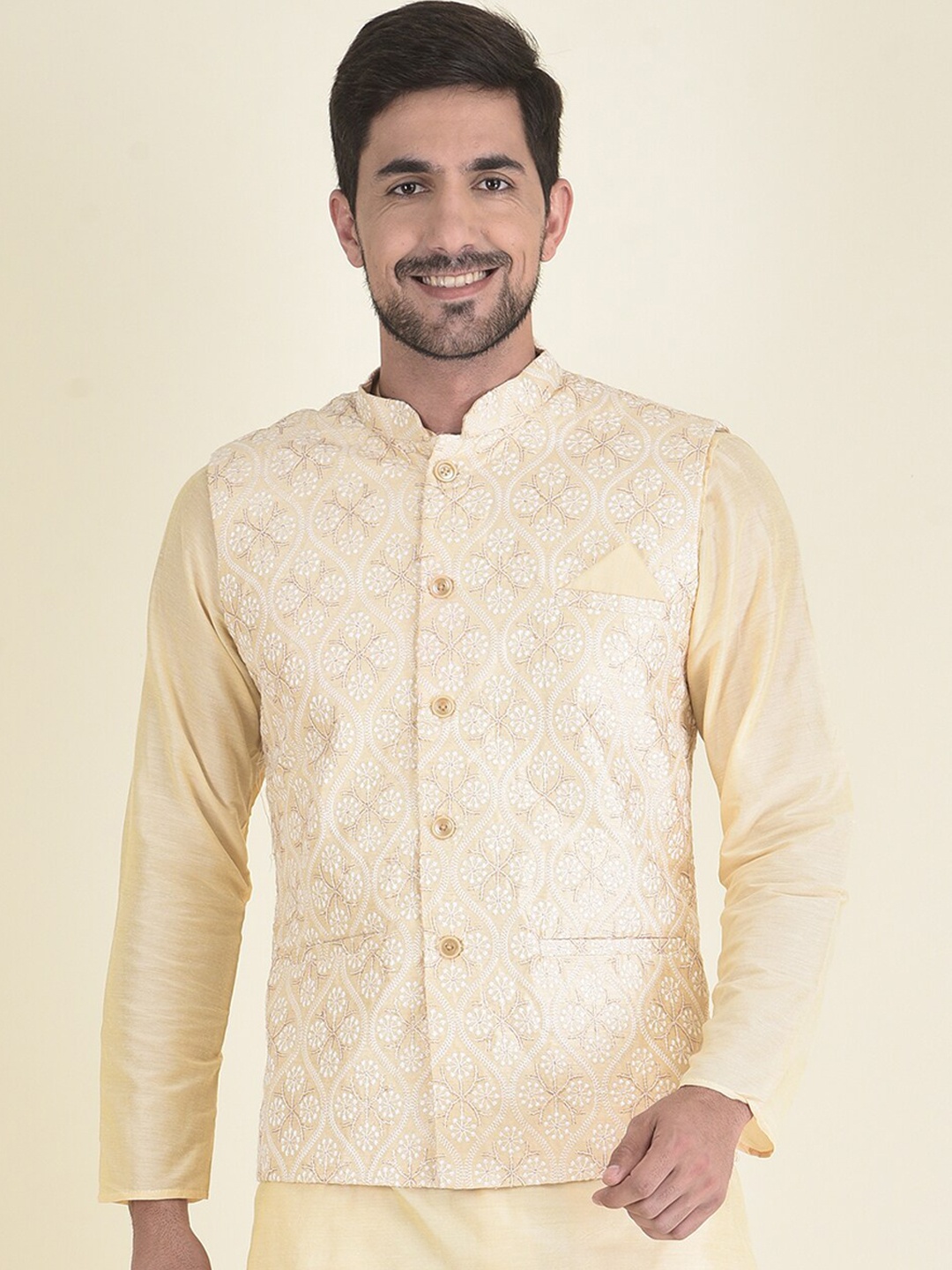 

HOUSE OF DEYANN Men Embroidered Nehru Jacket, Cream