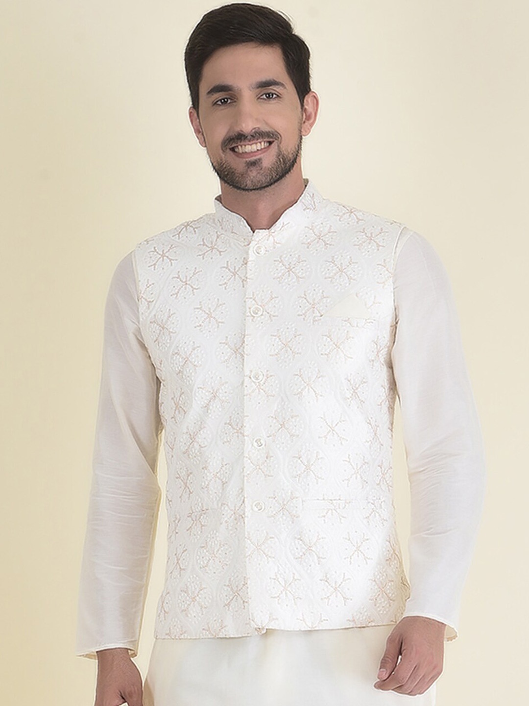 

HOUSE OF DEYANN Men Woven Nehru Jacket, Off white