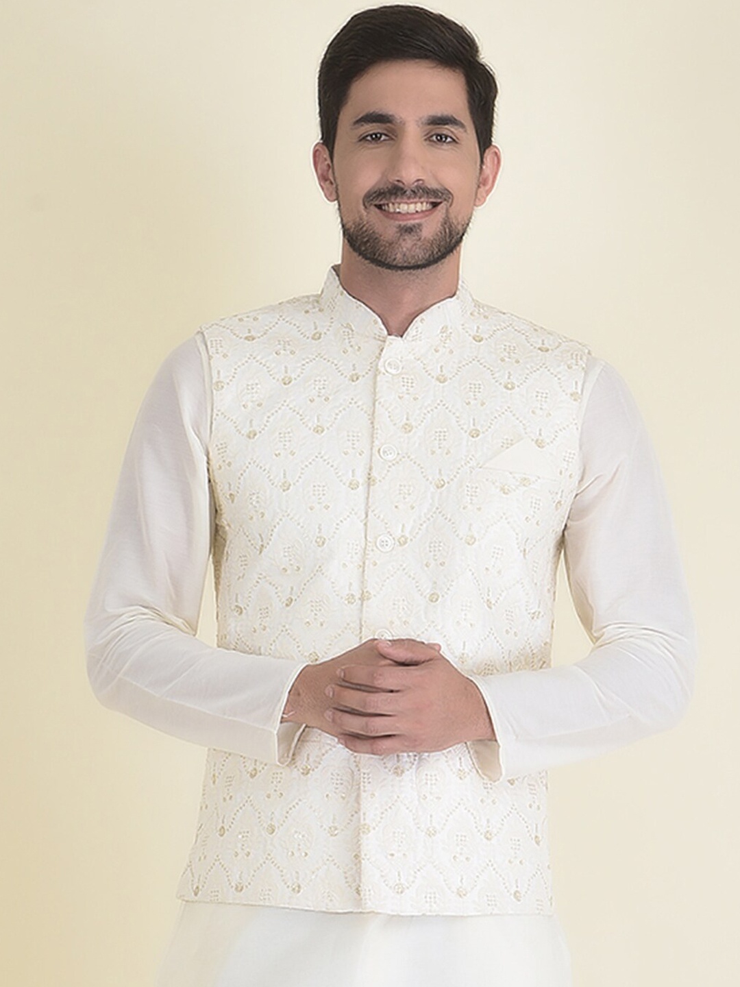 

HOUSE OF DEYANN Men Embroidered Nehru Jacket, Off white