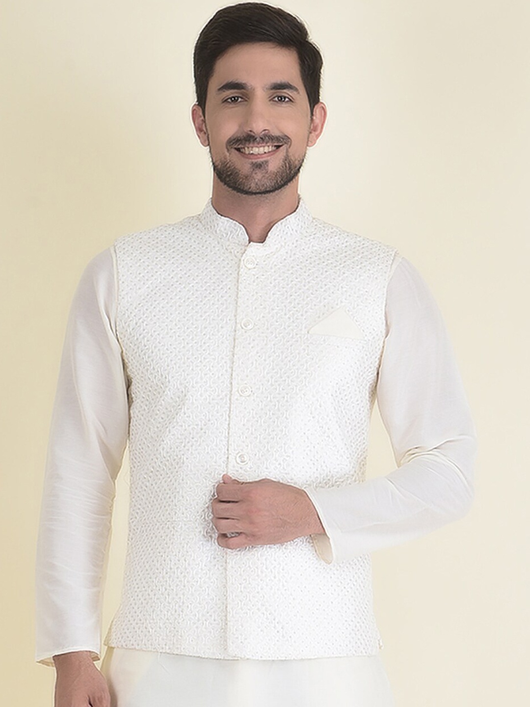 

HOUSE OF DEYANN Men Embroidered Nehru Jacket, Off white