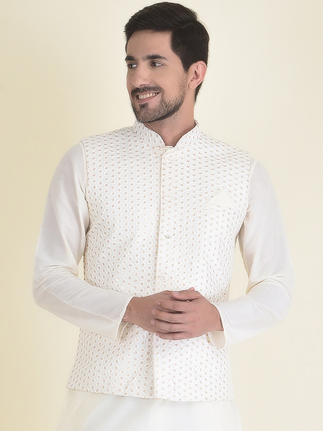 

HOUSE OF DEYANN Men Embroidered Nehru Jacket, Off white
