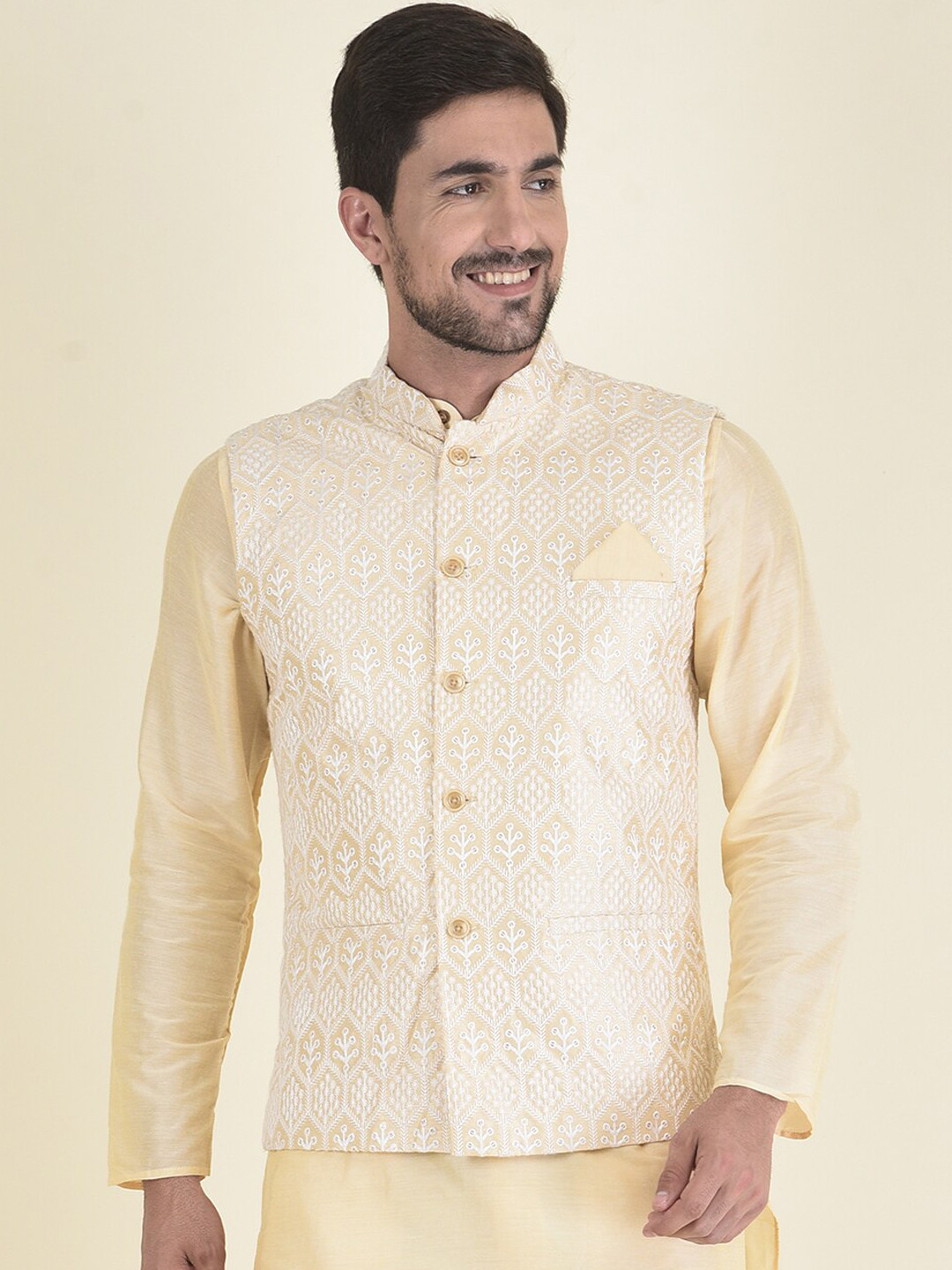 

HOUSE OF DEYANN Men Embroidered Nehru Jacket, Cream