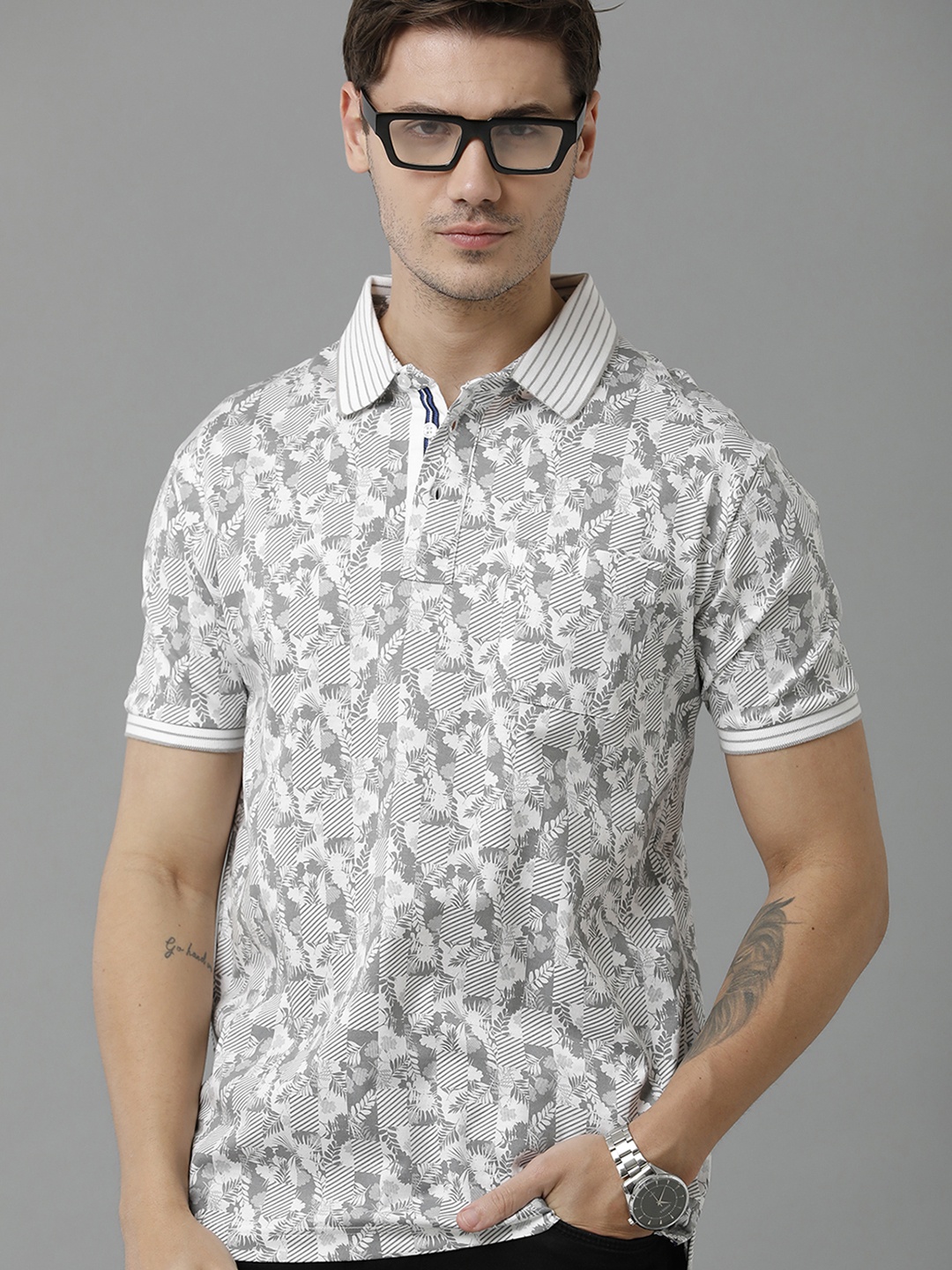 

Classic Polo Men Floral Printed Polo Collar Cotton Slim Fit T-shirt, White