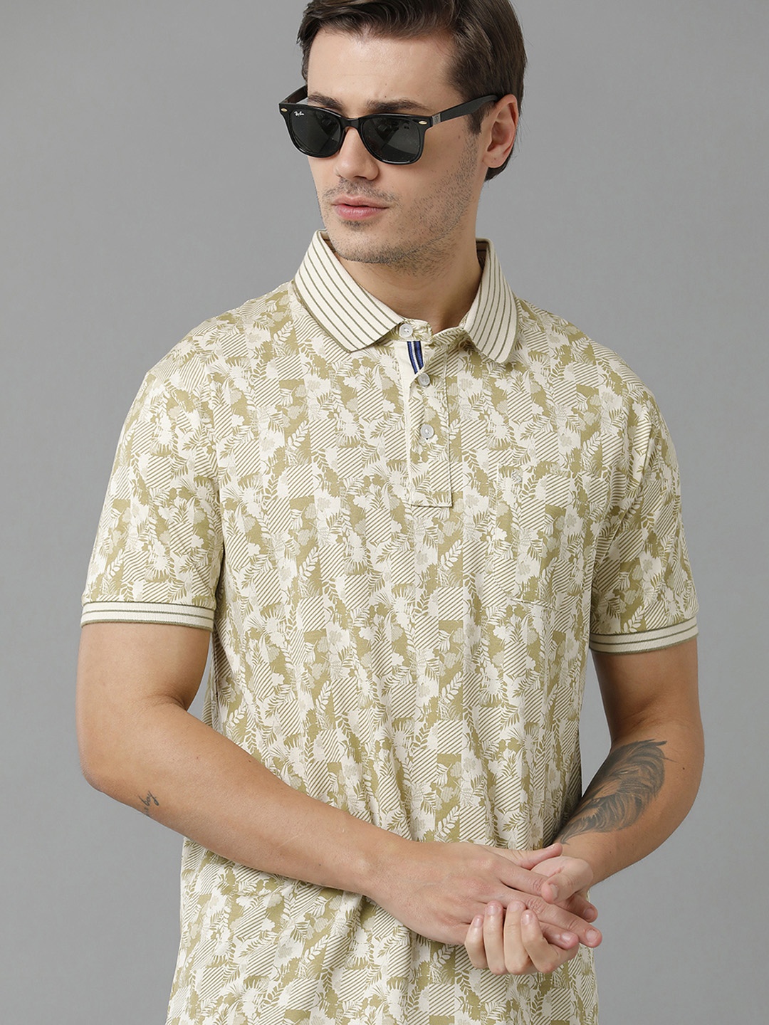 

Classic Polo Men Printed Polo Collar Cotton T-shirt, Beige