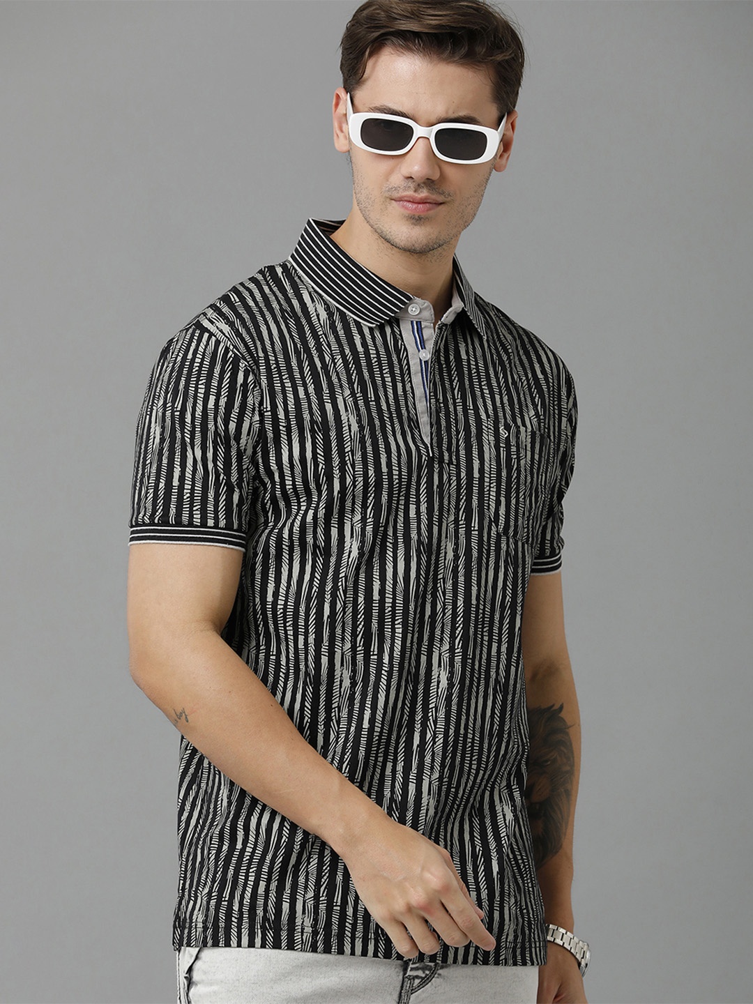 

Classic Polo Men Striped Polo Collar Cotton T-shirt, Black