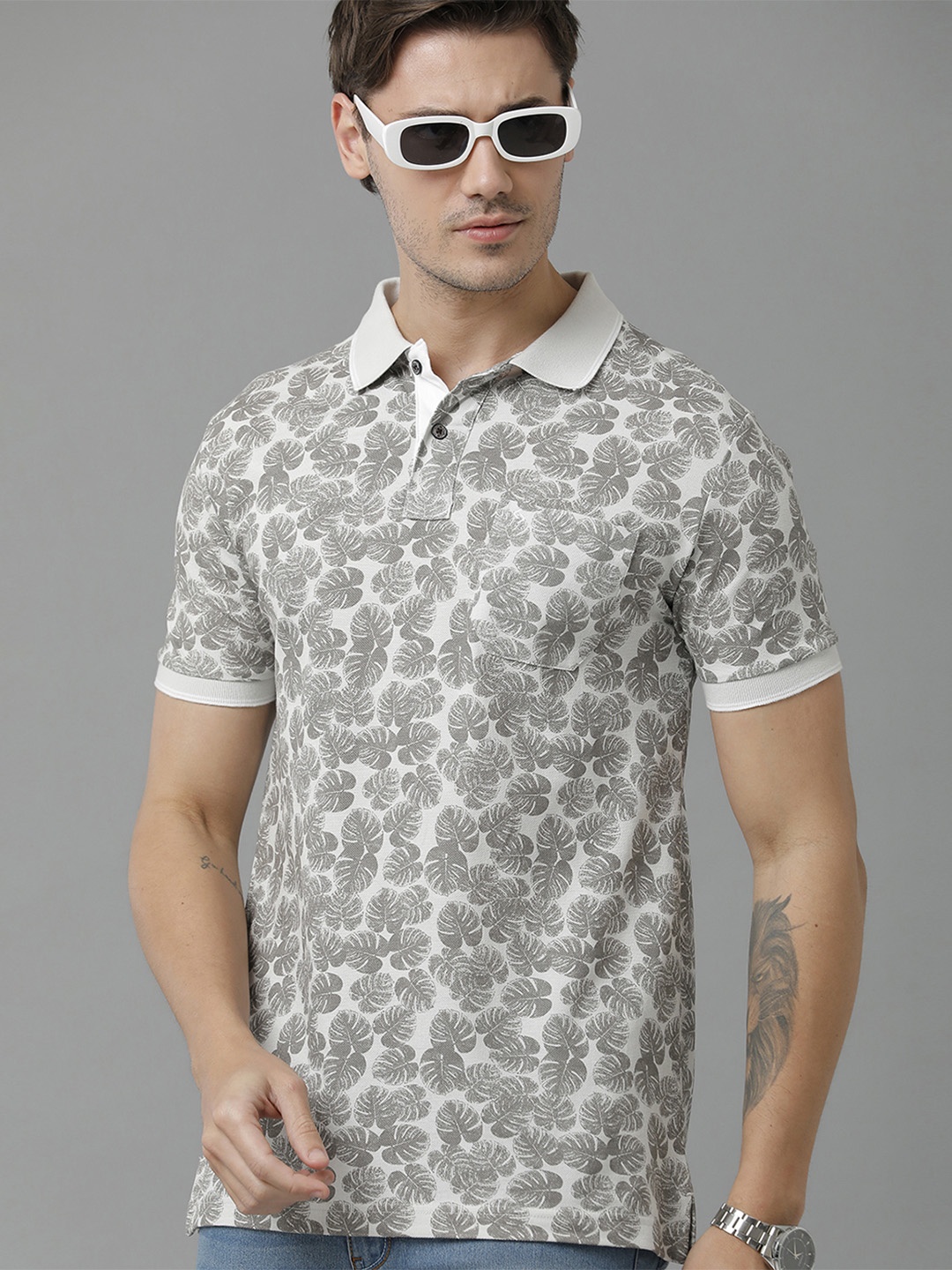 

Classic Polo Men Floral Printed Polo Collar Cotton T-shirt, Grey