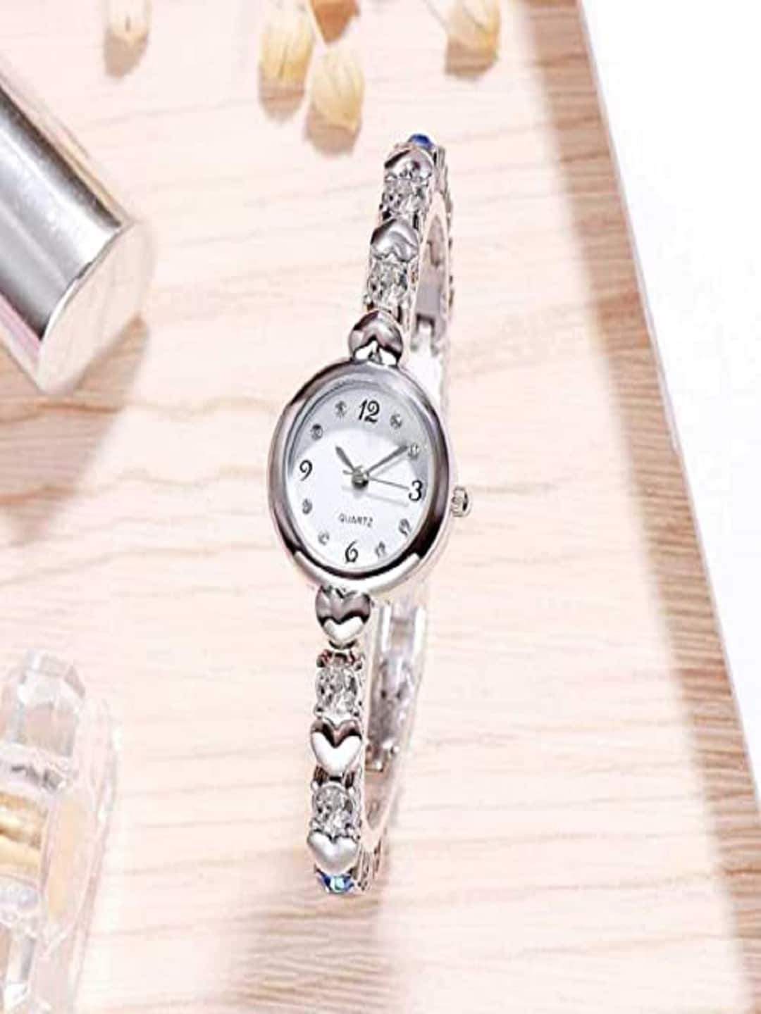 

WATCHSTAR Women Embellished Dial & Stainless Steel Textured Straps Analogue Watch, Silver