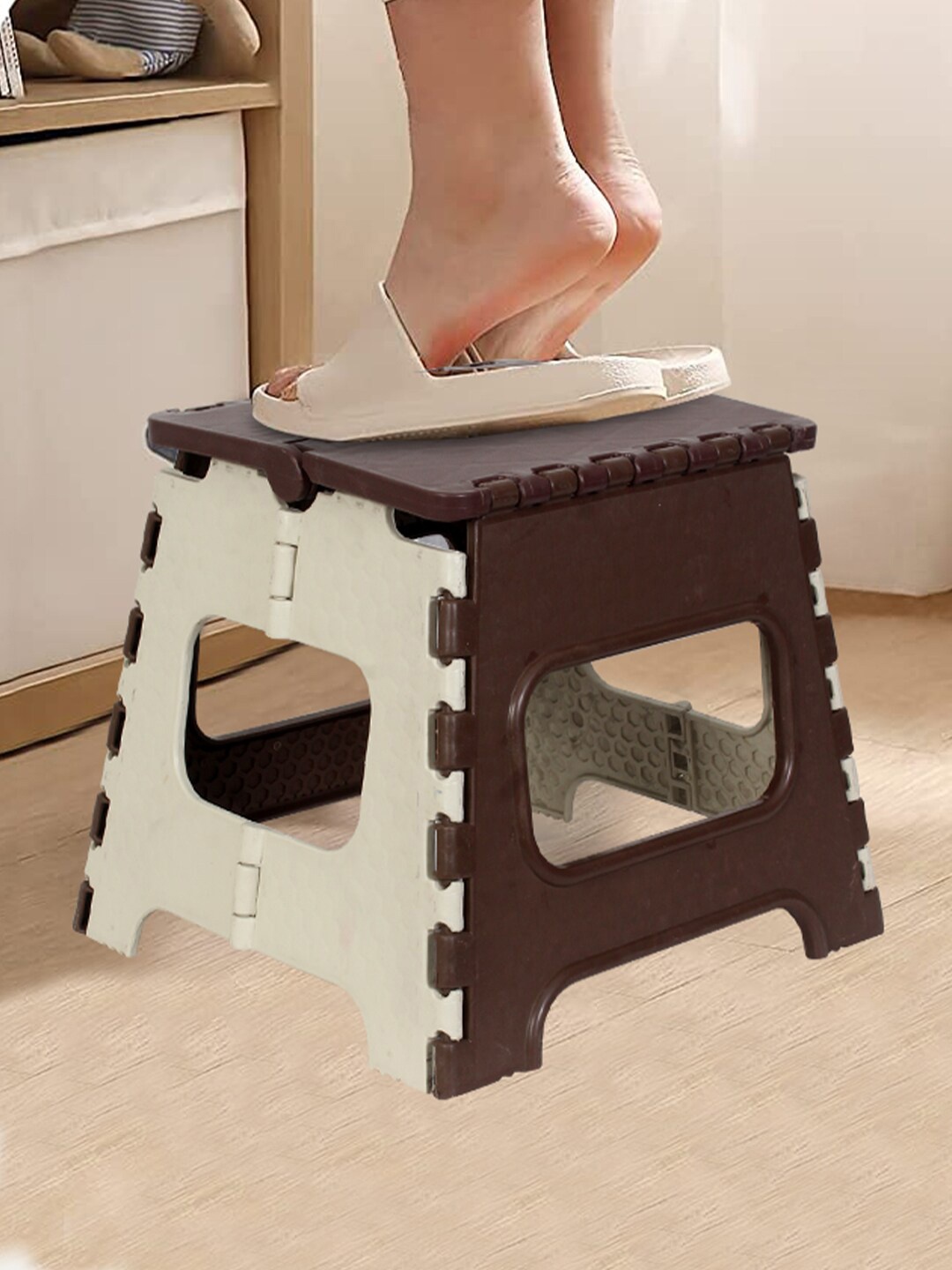 

prettykrafts Brown & Beige 2 Pcs Textured Folding Step Stools