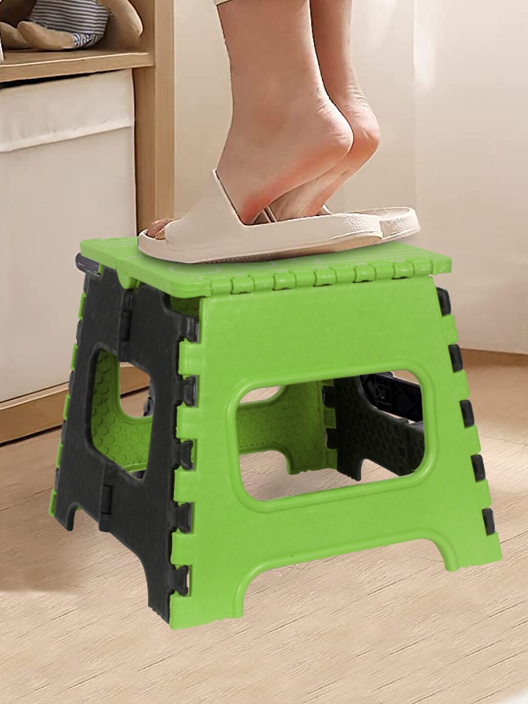 

prettykrafts Green & Black Textured Colourblocked Folding Stool