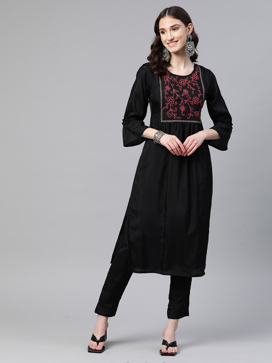 

LAAKHI Floral Embroidered Thread Work Kurta With Trousers, Black