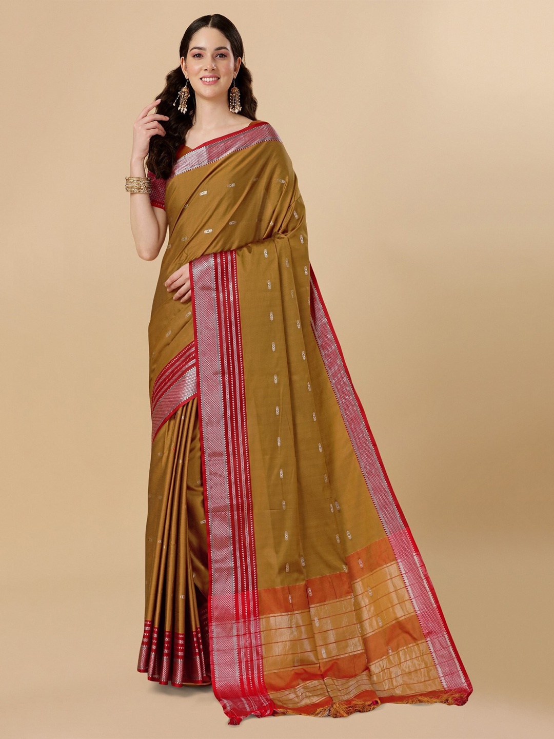 

TEREZA Woven Design Zari Silk Blend Kanjeevaram Saree, Gold