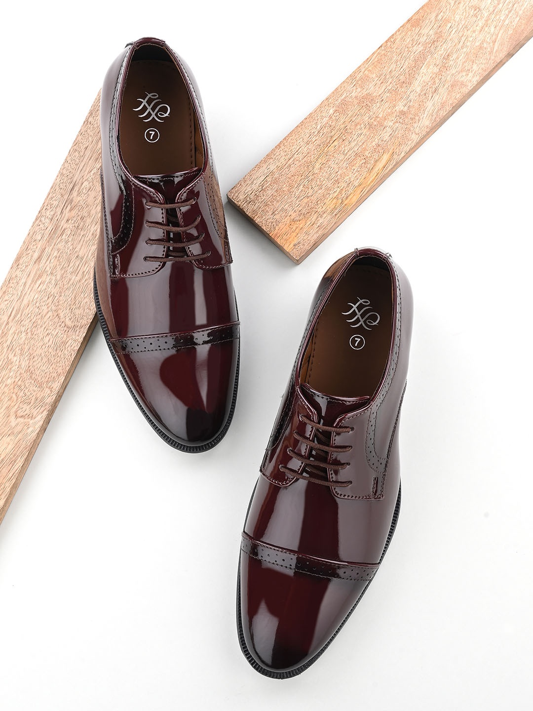 

House of Pataudi Men Formal Brogues Lace Up Shoes, Black
