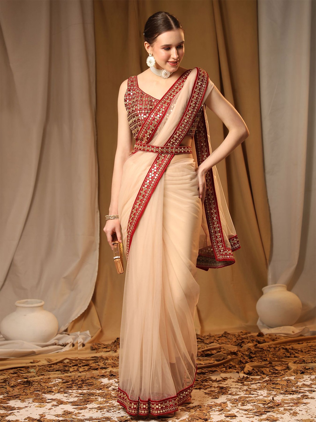 

AVANSHEE Embellished Mirror Work Net Saree, Cream