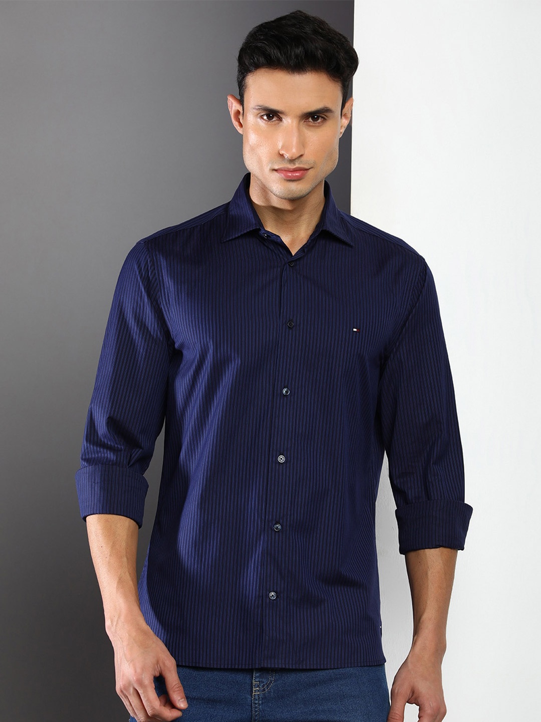 

Tommy Hilfiger Men Striped Casual Shirt, Black