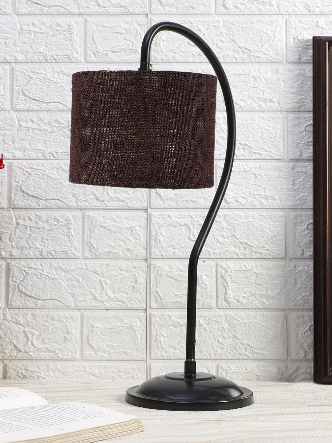 

Devansh Brown & Black Textured Jute Curvy Table Lamp With Iron Base