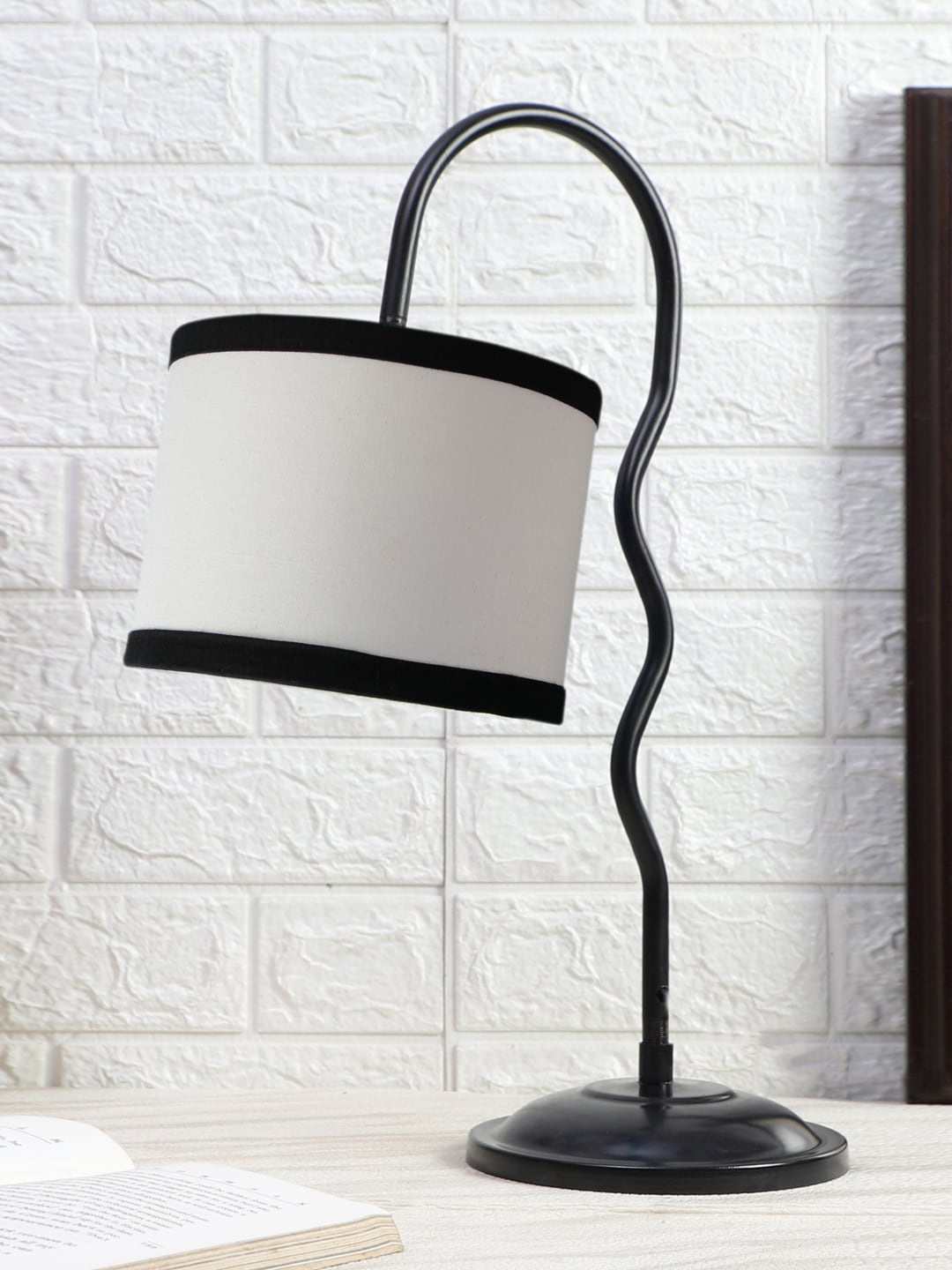 

Devansh White & Black Cotton Curvy Zig Zag Table Lamp With Iron Base