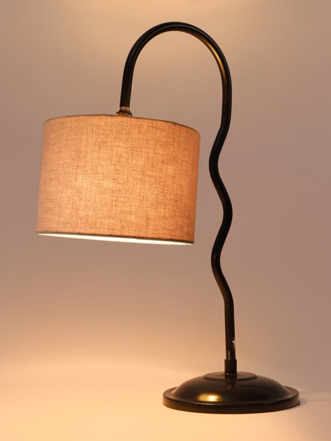 

Devansh Grey & Black Textured Cotton Zig Zag Curvy Table Lamp With Shade