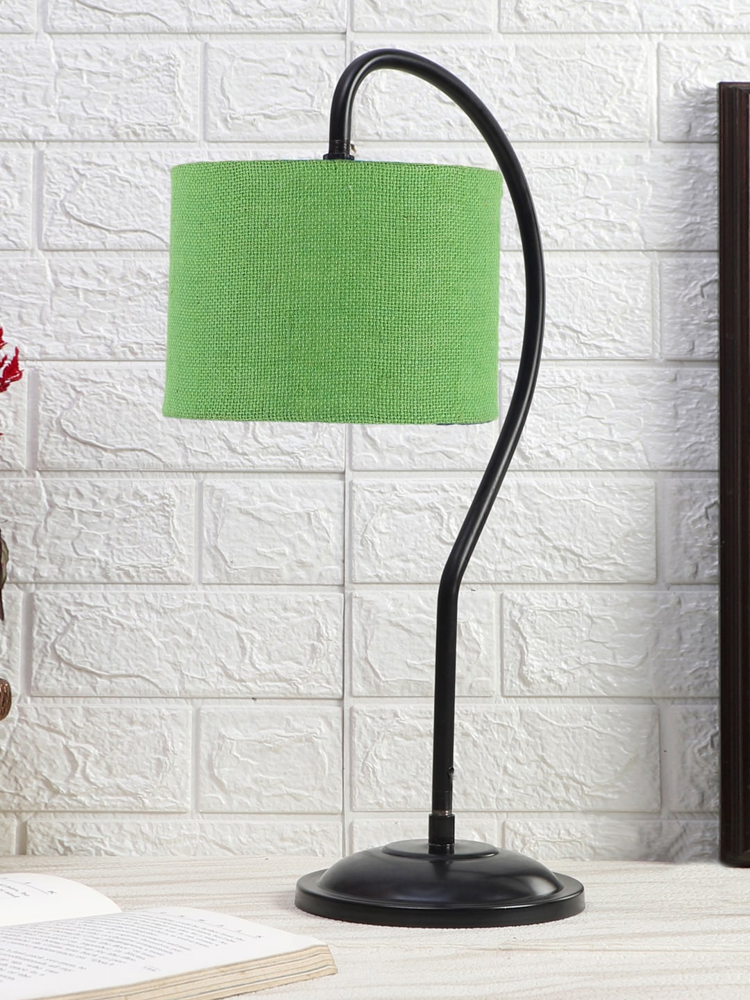 

Devansh Green & Black Textured Jute Curvy Table Lamp With Iron Base