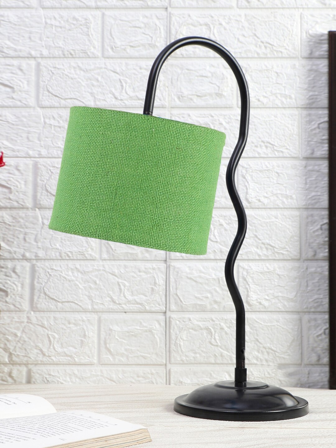 

Devansh Green & Black Textured Jute Zig Zag Curvy Table Lamp With Iron Base