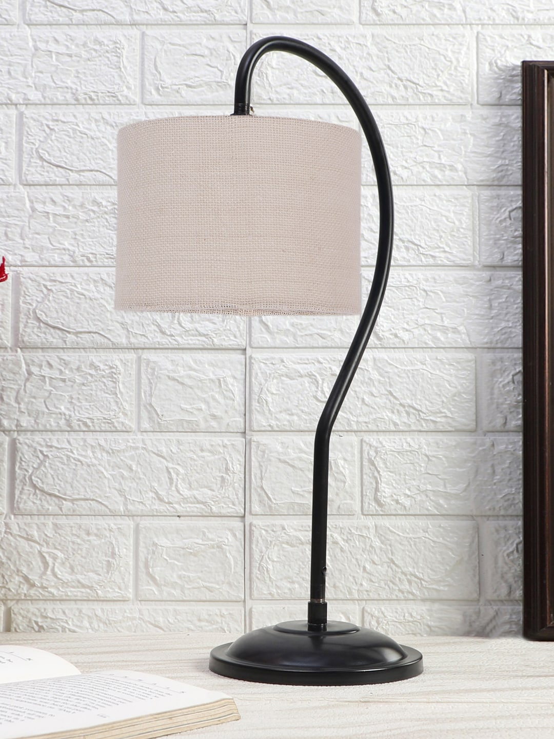 

Devansh White & Black Textured Jute Curvy Table Lamp With Iron Base