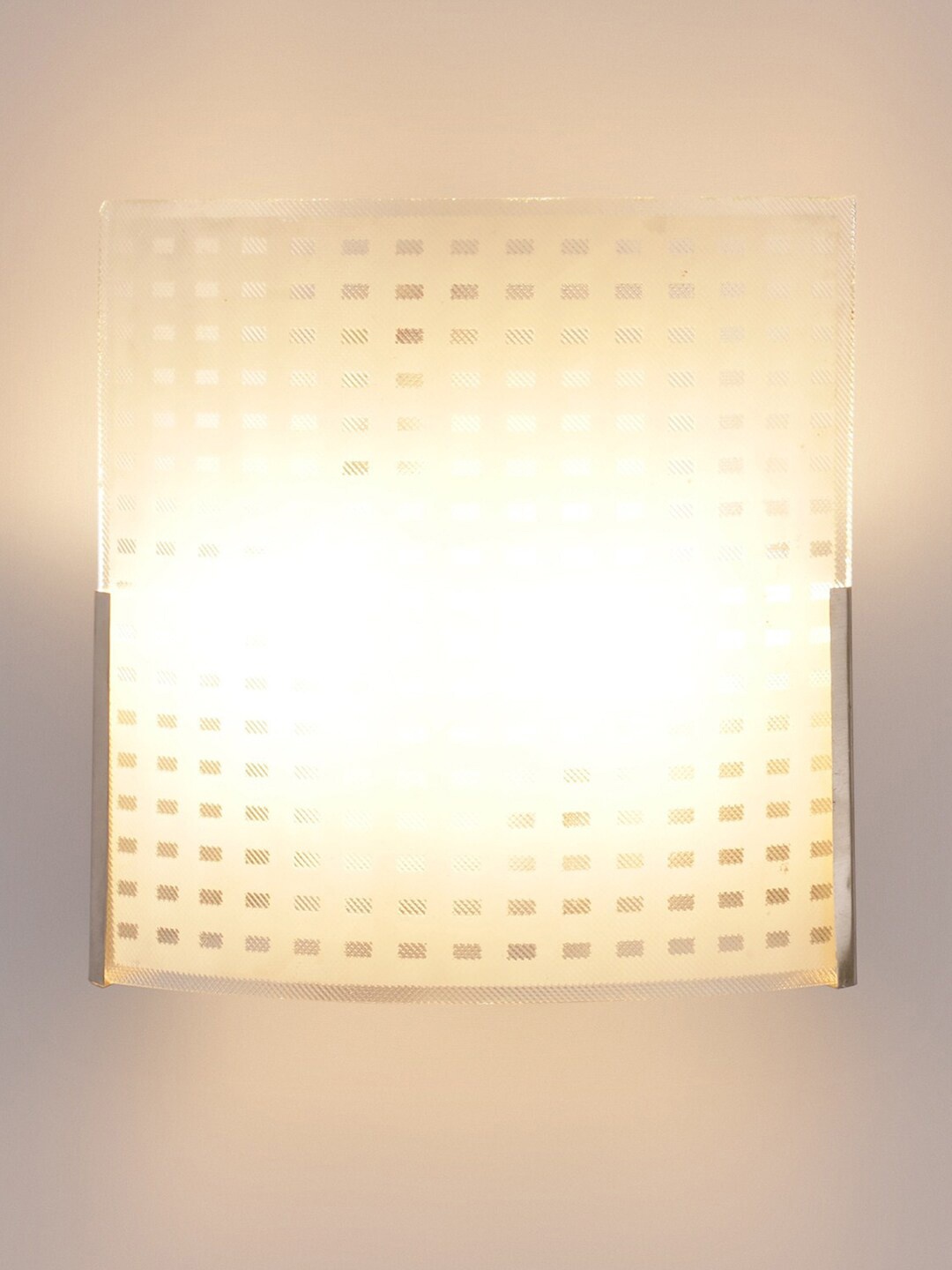 

Devansh White Textured Dual Glass Wall Mounted Lamp