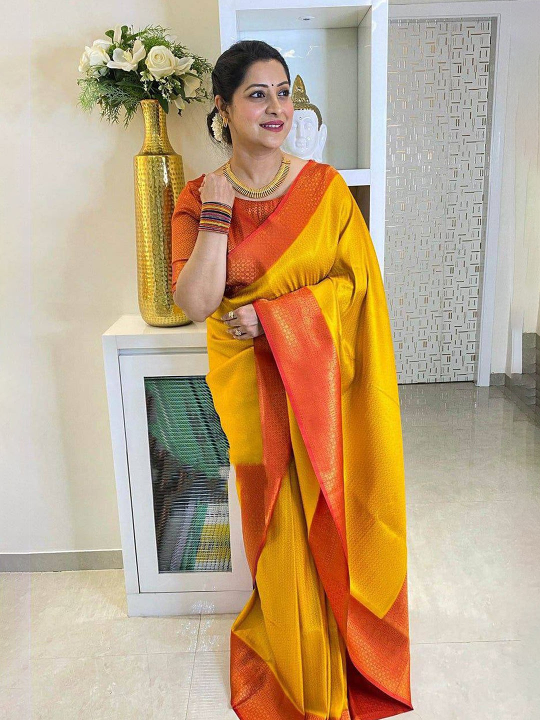 

AVANTIKA FASHION Woven Design Zari Pure Silk Kanjeevaram Saree, Yellow