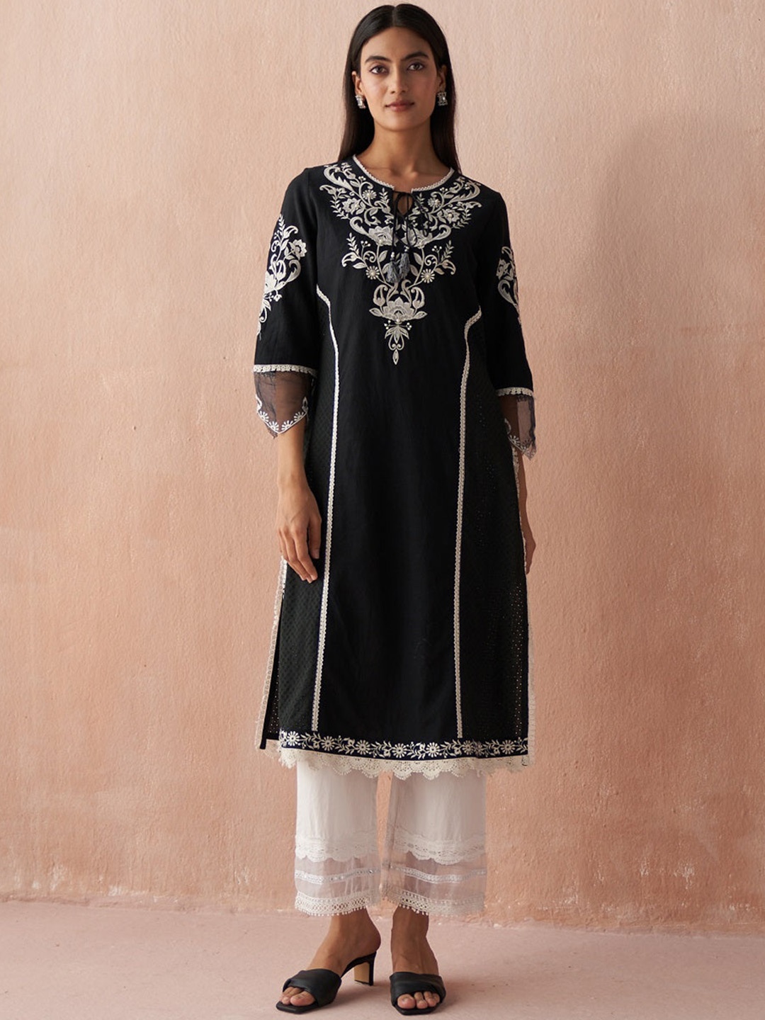 

Lakshita Women Ethnic Motifs Embroidered Thread Work Kurta, Black
