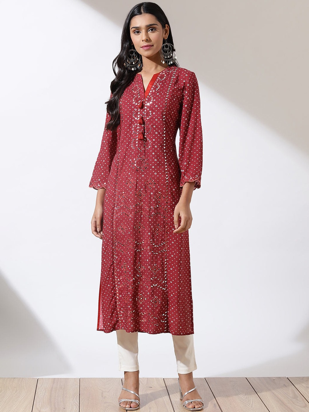 

Lakshita Women Bandhani Printed Mirror Work Indie Prints Kurta, Maroon