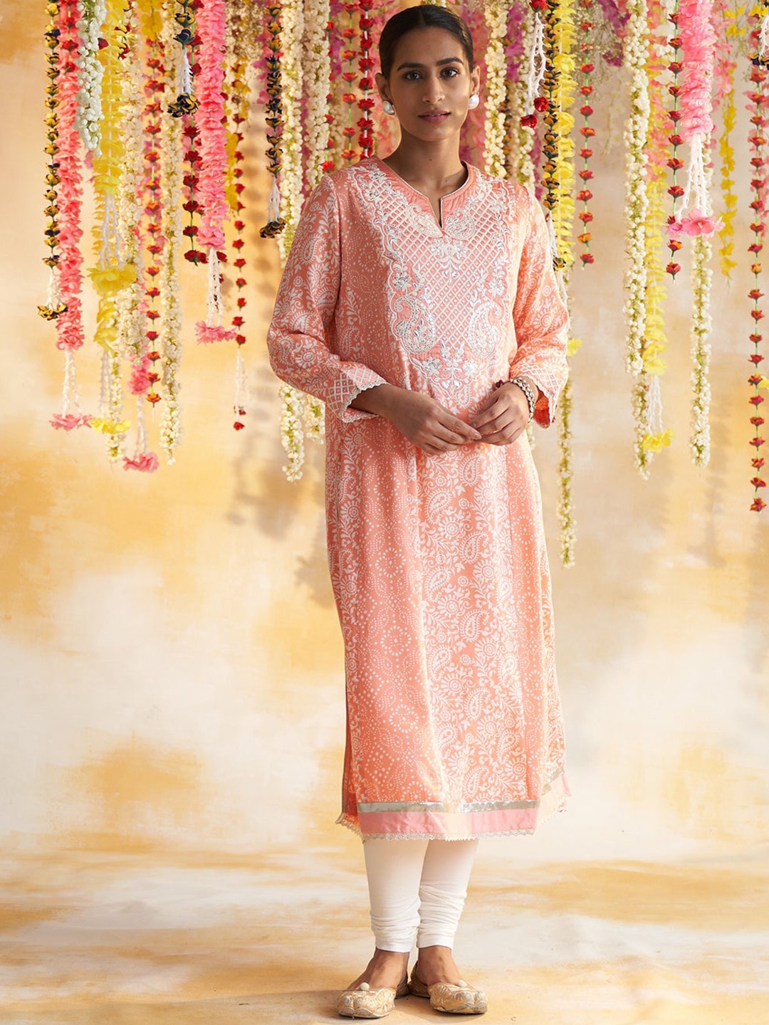 

Lakshita Women Paisley Embroidered Kurta With Lace, Peach