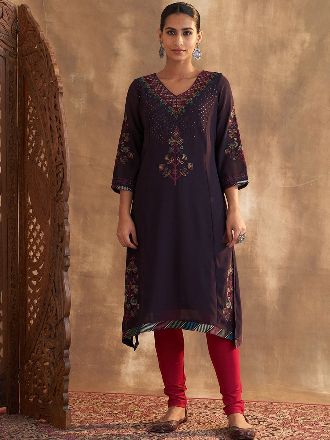 

Lakshita Embroidered Georgette V-Neck Straight Kurta, Purple