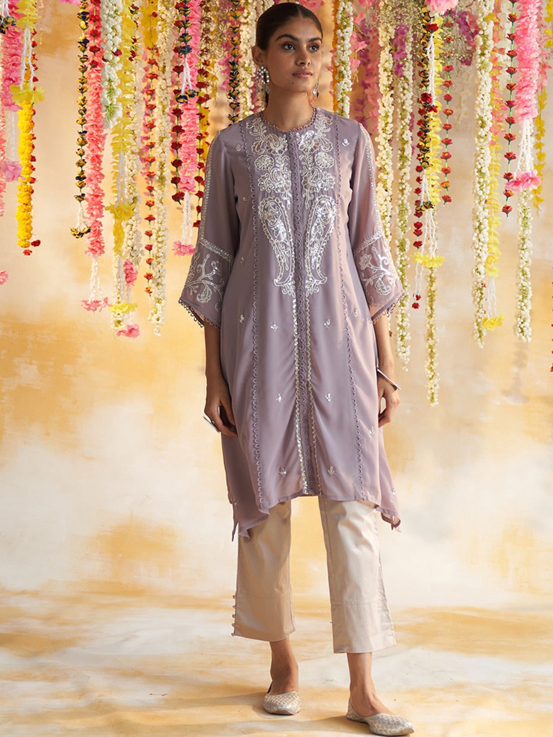 

Lakshita Embroidered Pure Cotton Straight Kurta, Mauve