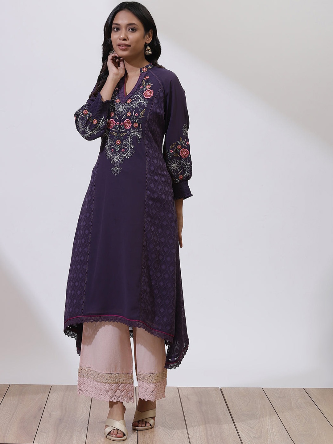

Lakshita Women Floral Embroidered Band Collar Thread Work Kurta, Purple