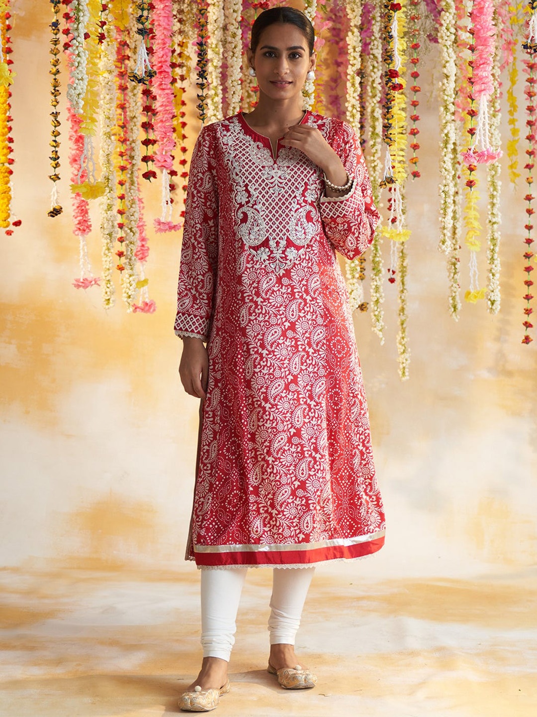 

Lakshita Women Paisley Printed Indie Prints Kurta, Red